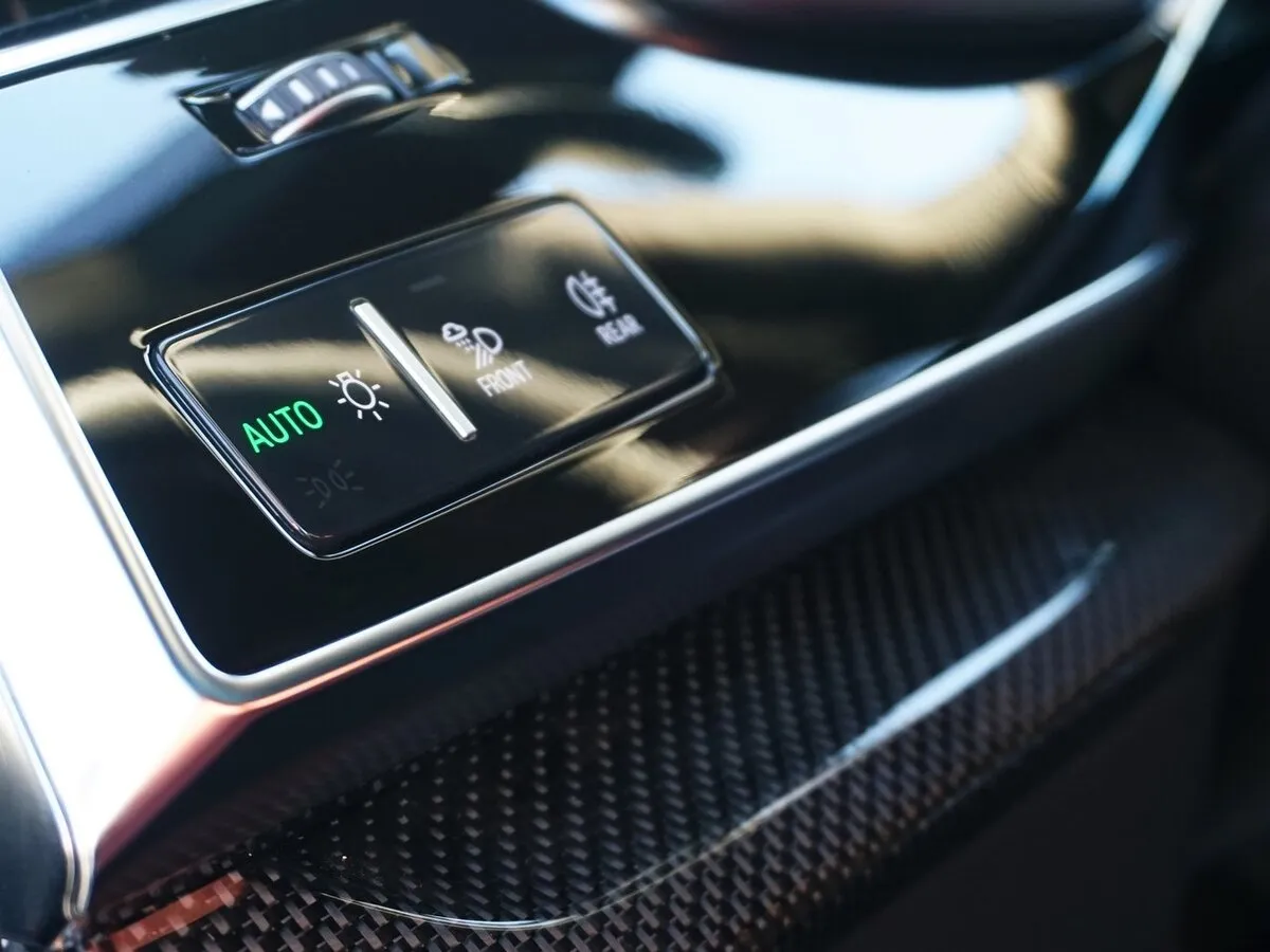 Buy New Audi SQ8 (4M)