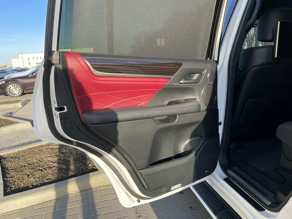 Check price and buy New Lexus LX 570 Restyling 2 For Sale