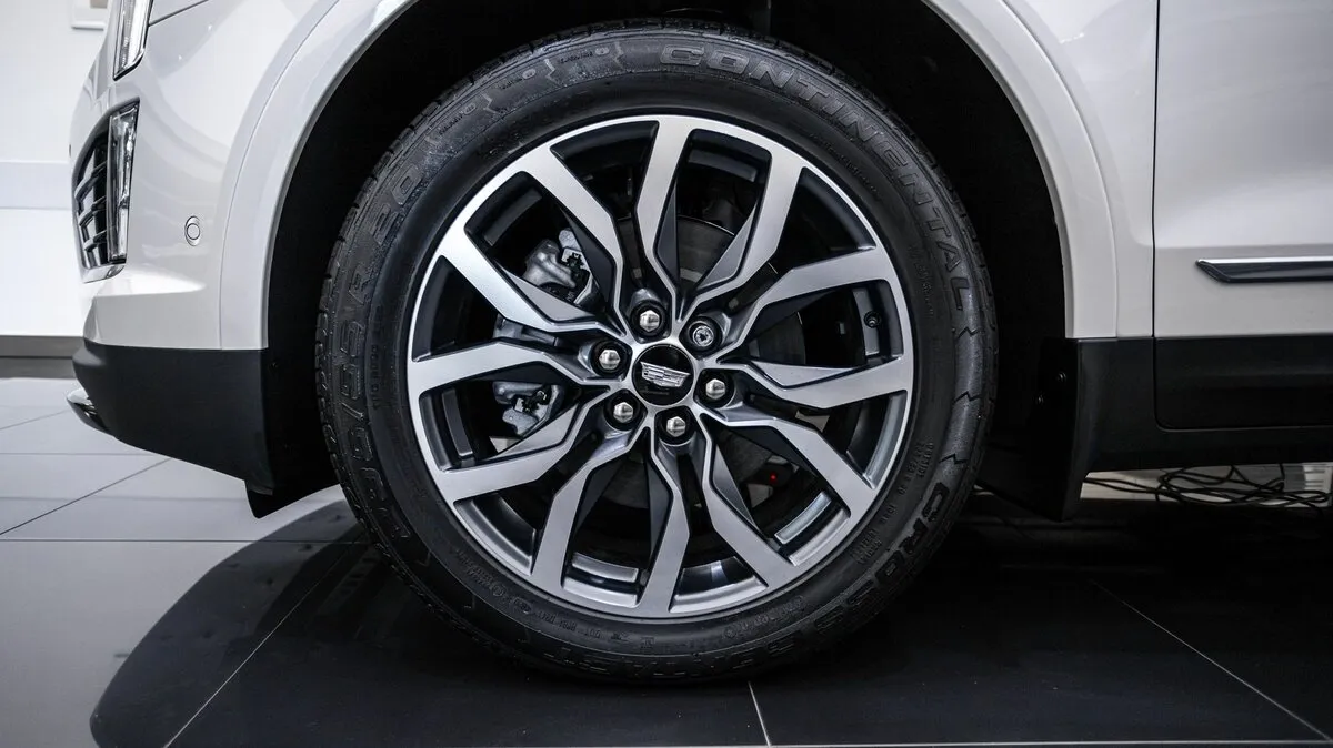Check price and buy New Cadillac XT5 Restyling For Sale