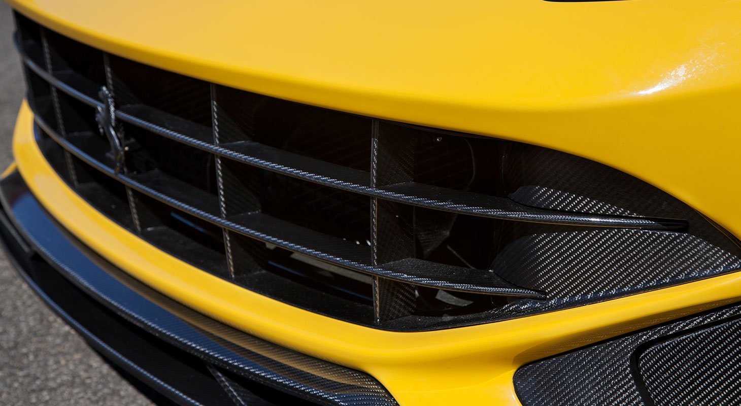 Front grill Novitec style carbon for Ferrari F12 Berlinetta