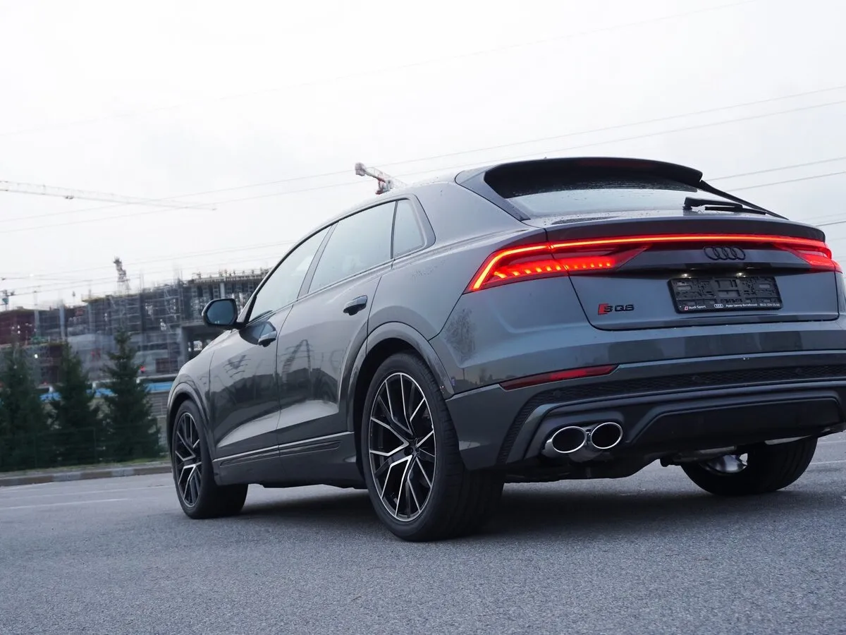 Buy New Audi SQ8 (4M)