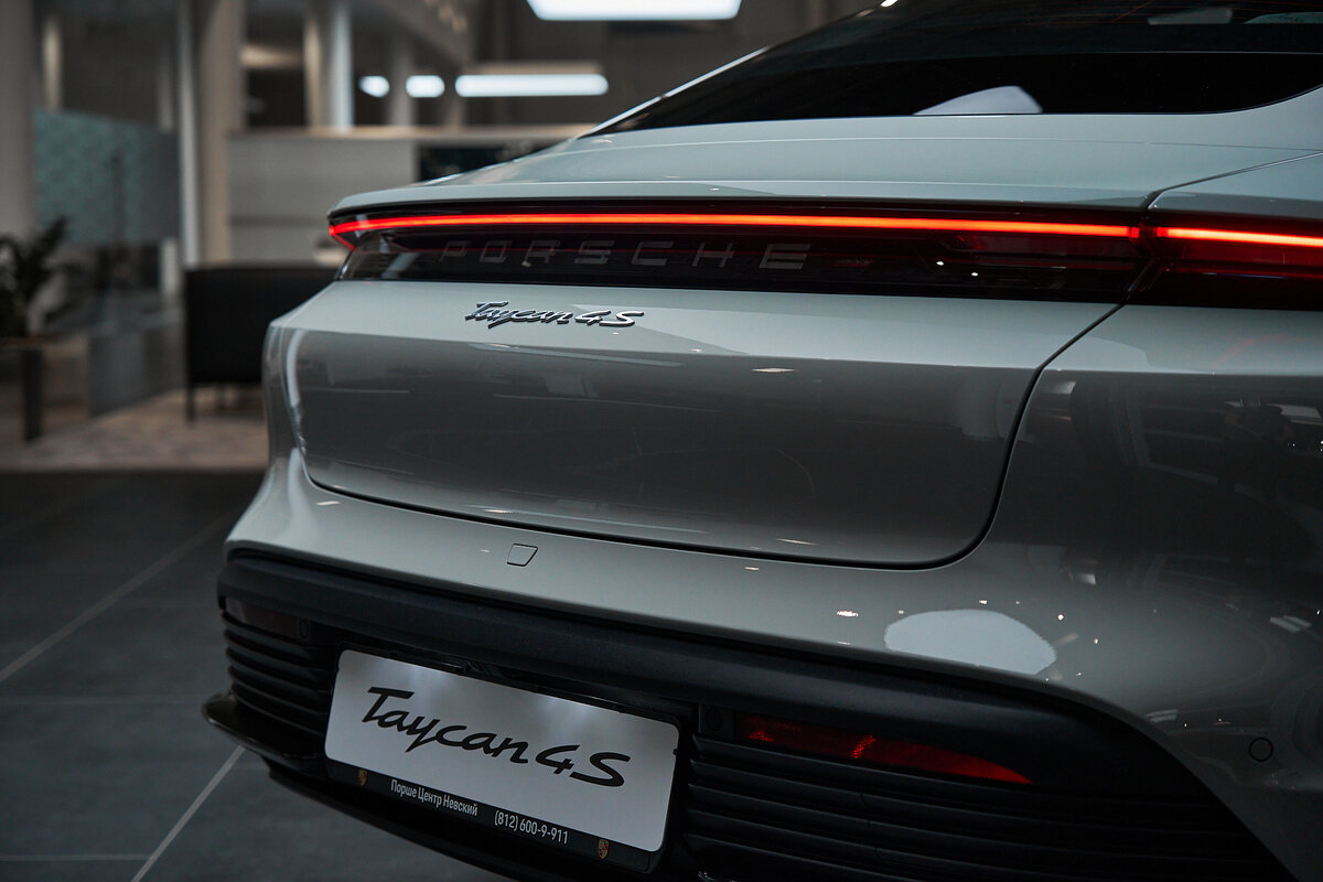 Check price and buy New Porsche Taycan 4S For Sale