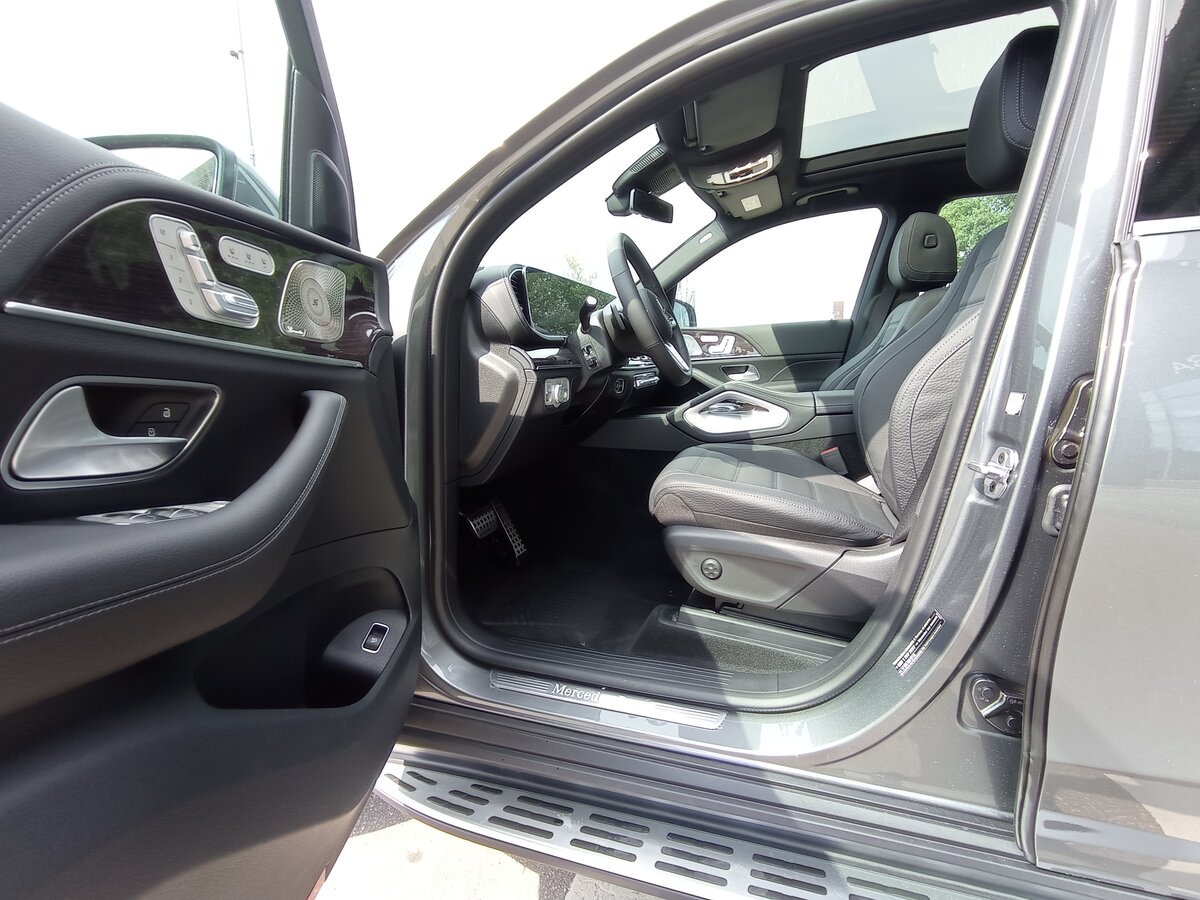 Check price and buy New Mercedes-Benz GLS 400 d (X167) For Sale