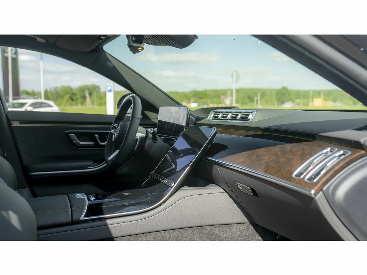 Check price and buy New Mercedes-Benz S-Class 350 d Long 4MATIC (W223) For Sale