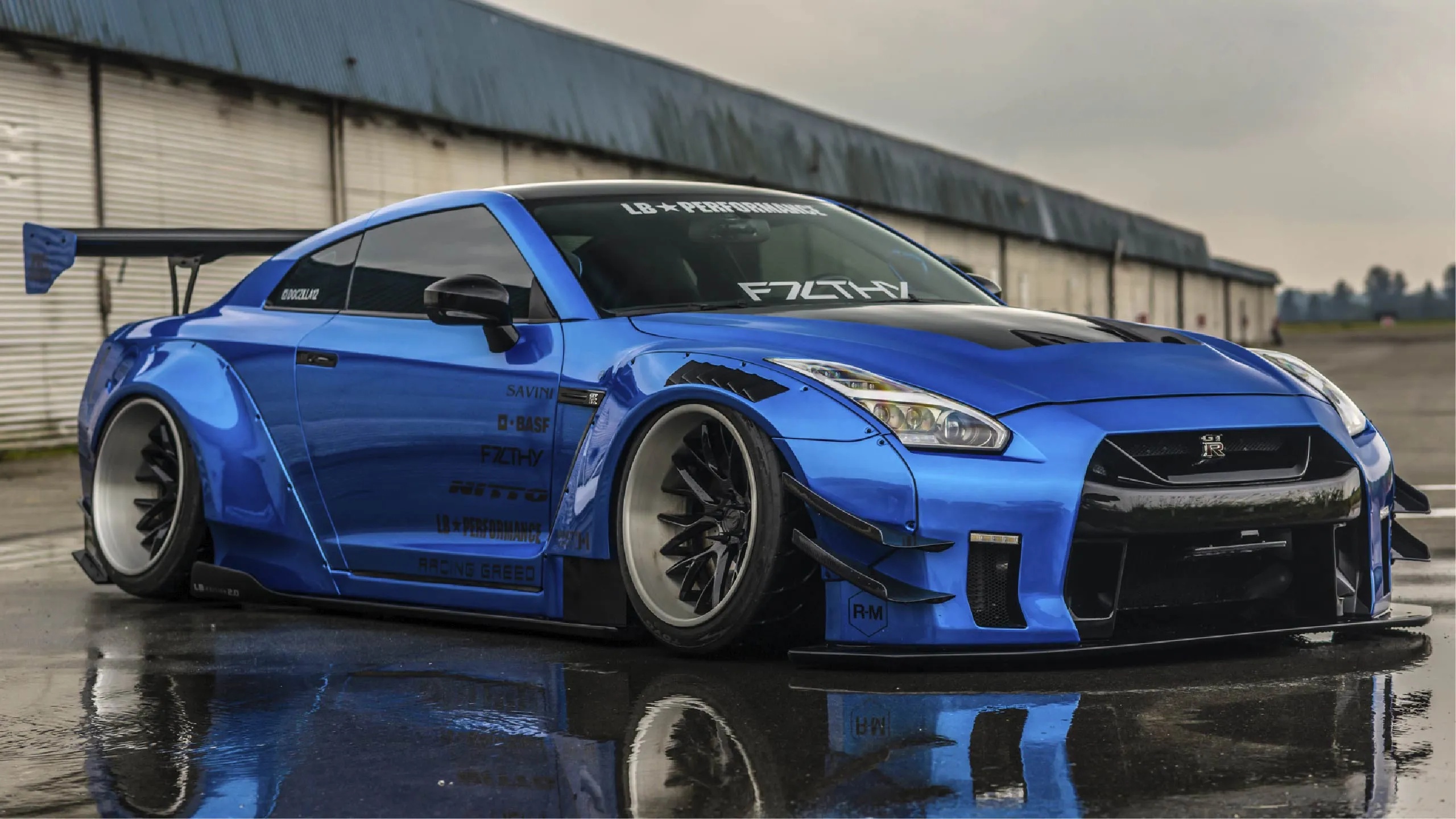 Check our price and buy Liberty Walk  body kit for Nissan GT-R R35!