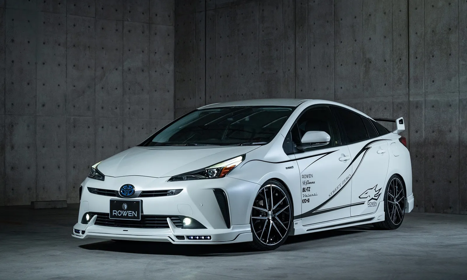 Check our price and buy Rowen body kit for Toyota Prius 50!