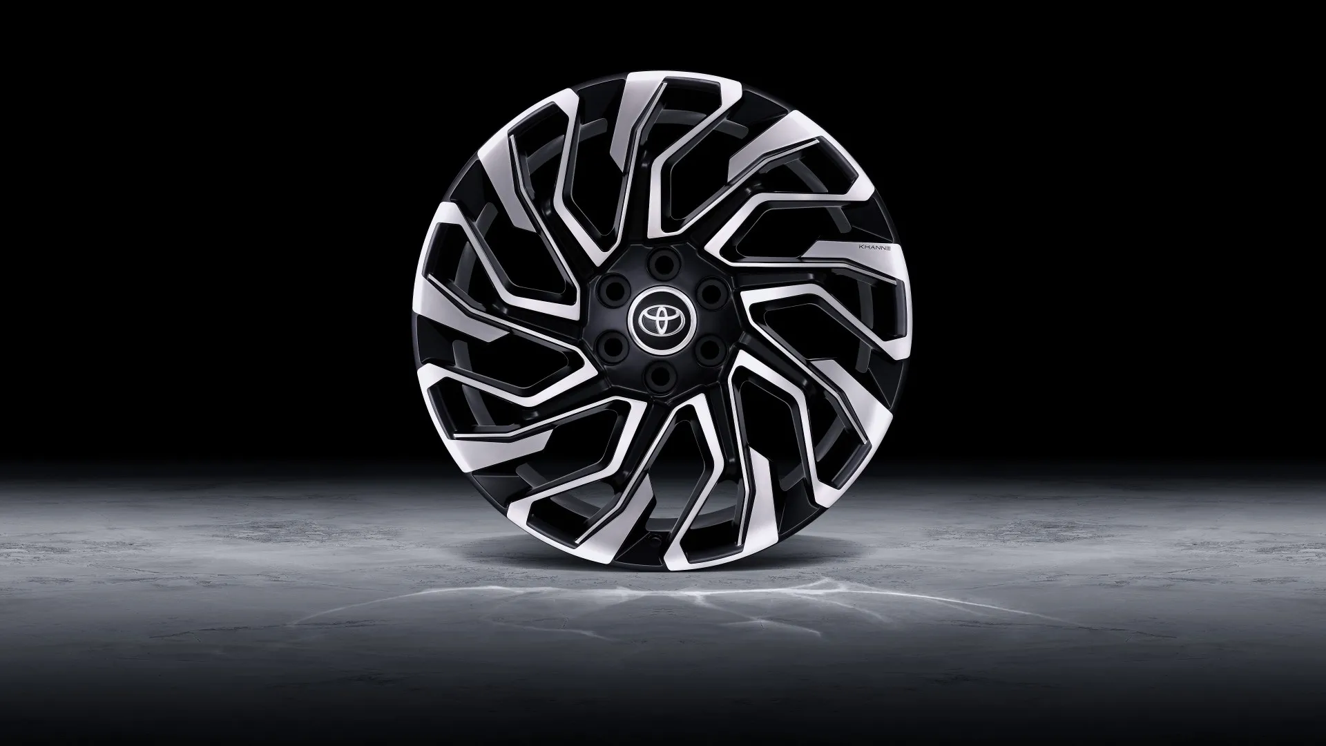 Khann KW LT2 Silver Black Satin — front view