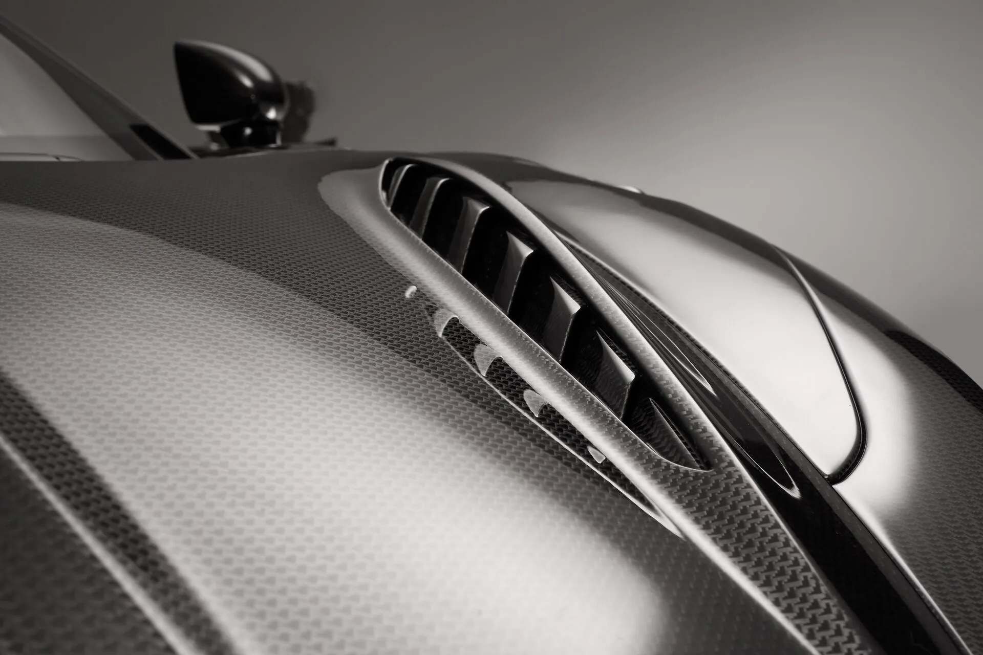 Check our price and buy Topcar Design body kit for McLaren 765 LT Spider Carbon Edition!