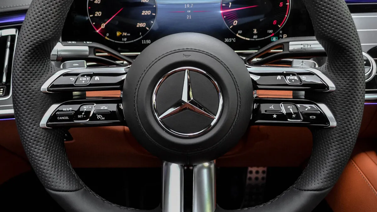 Check price and buy New Mercedes-Benz S-Class 350 d Long 4MATIC (W223) For Sale