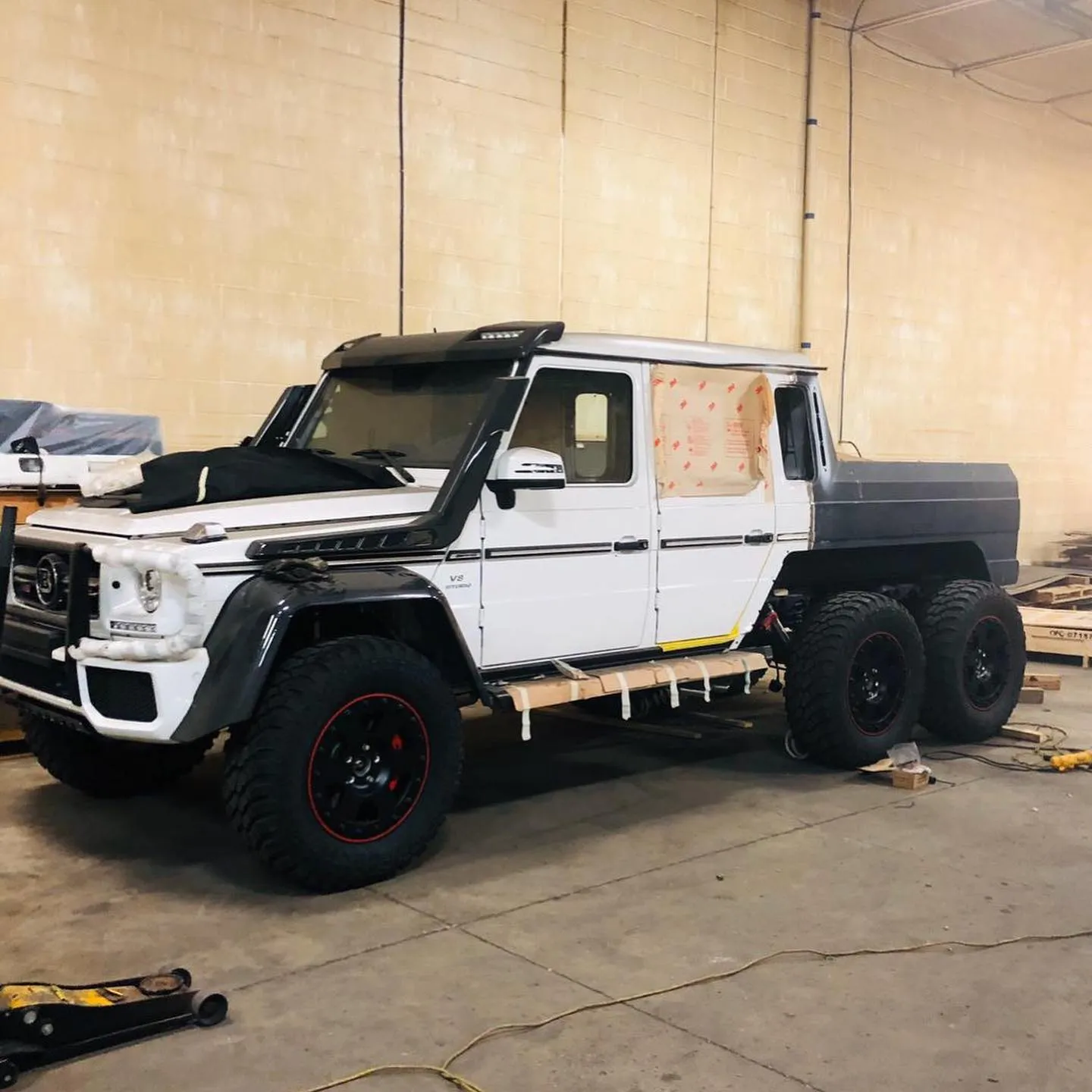 Mercedes-AMG G-class 63 to 6x6 Conversion kit