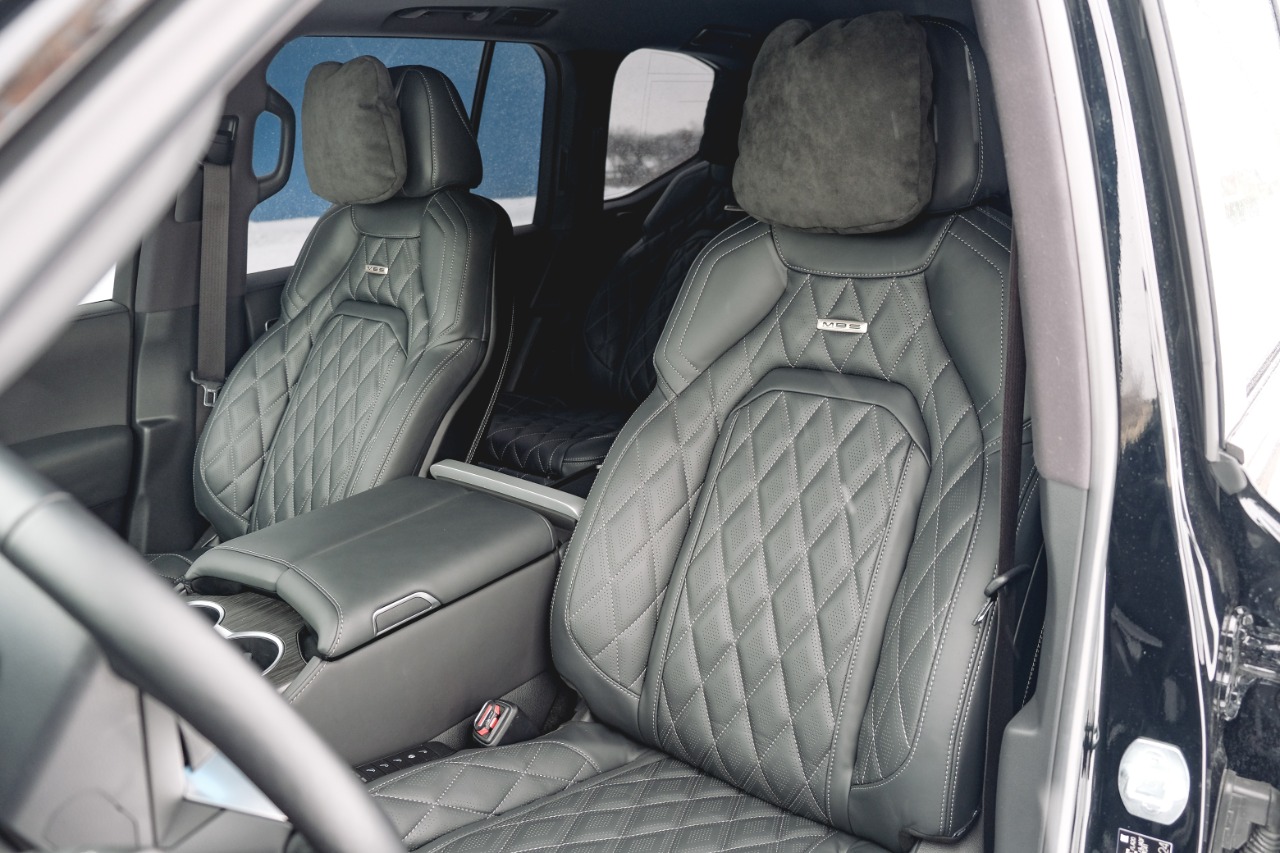 Set of front comfort Active Smart Seats with Active Comfort option