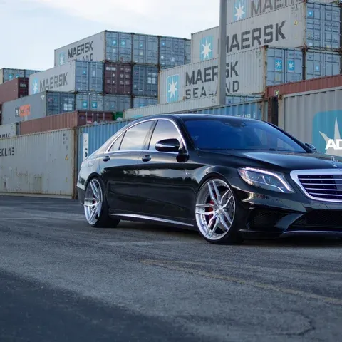 Mercedes-Benz S63 AMG on ADV.1 ADV005 M.V2 CS Series brushed silver concave wheels — 3/4 view