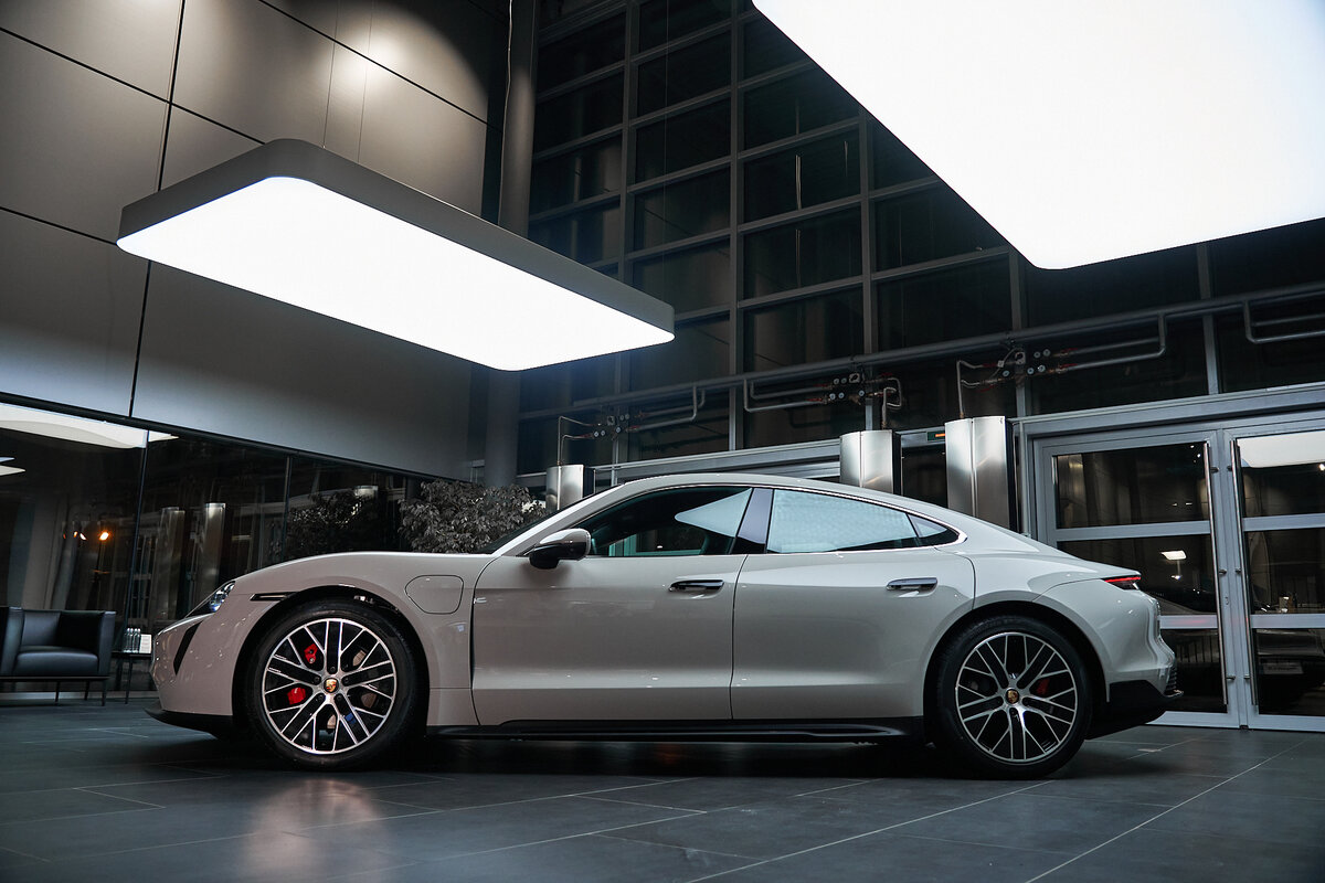 Check price and buy New Porsche Taycan 4S For Sale