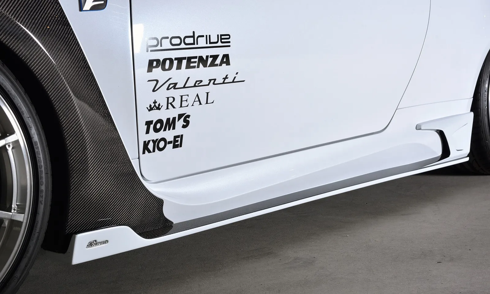 Check price and buy Rowen body kit for Lexus RC-F USC10