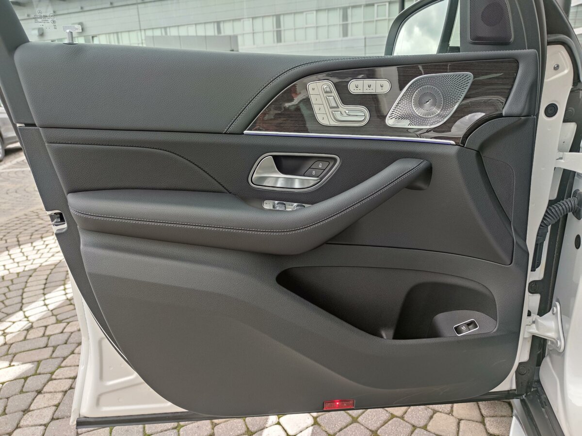 Check price and buy New Mercedes-Benz GLS 400 d (X167) For Sale