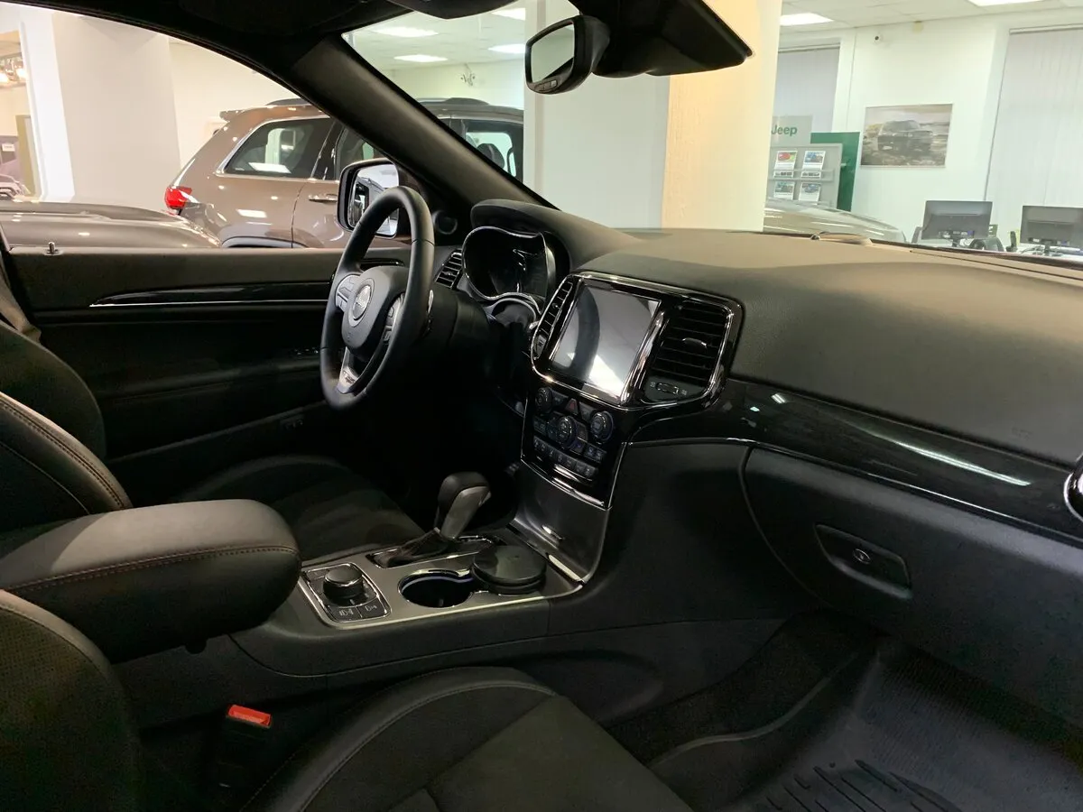 Check price and buy New Jeep Grand Cherokee (WK2) Restyling For Sale