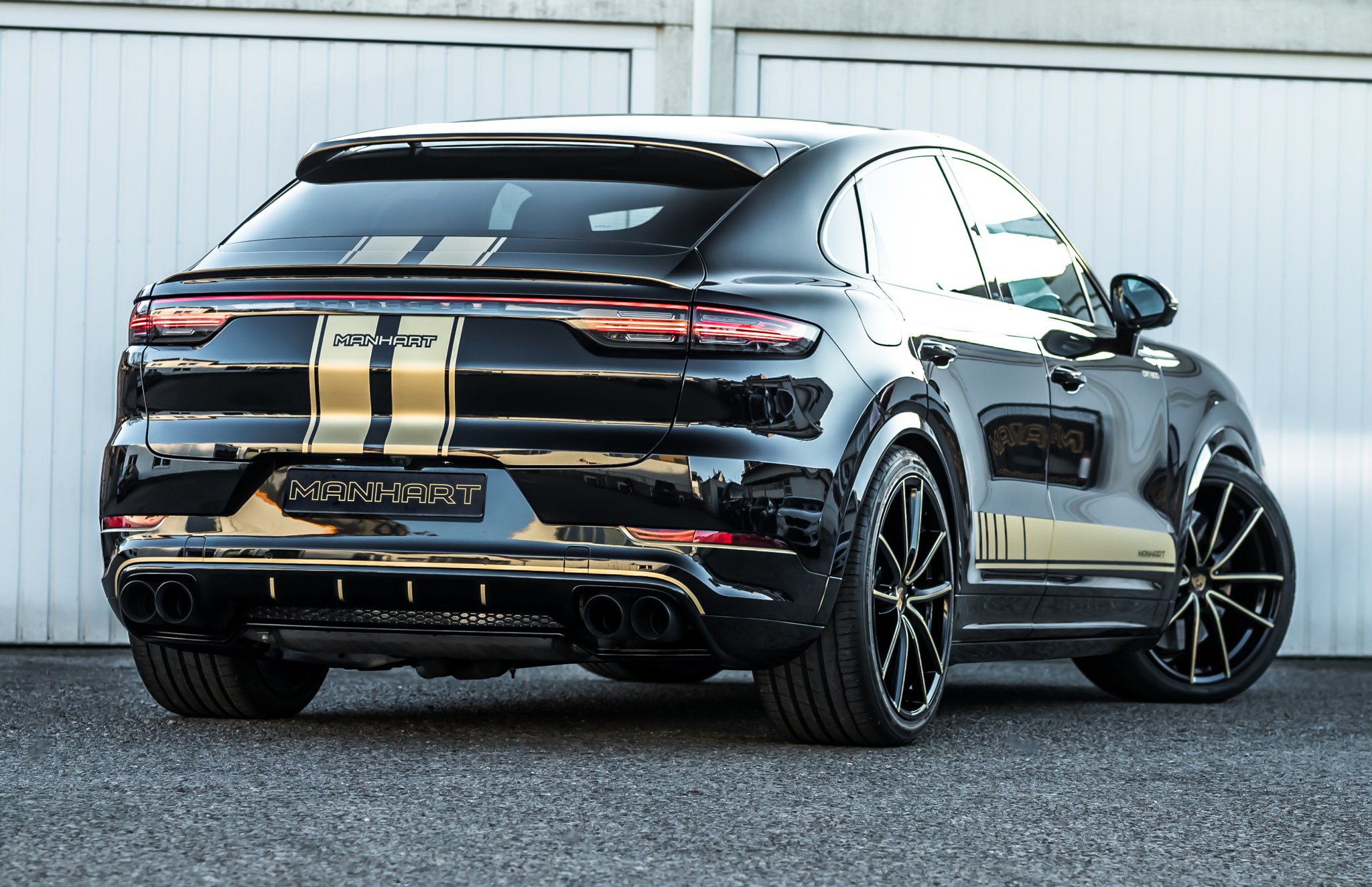 Check our price and buy an Manhart carbon fiber body kit for Porsche Cayenne Coupe!