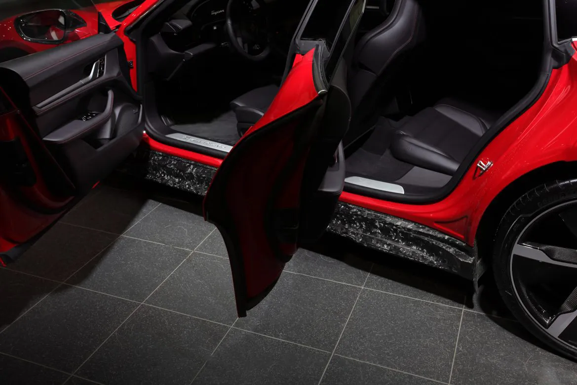 Side skirts BS Style Carbon for Porsche Taycan