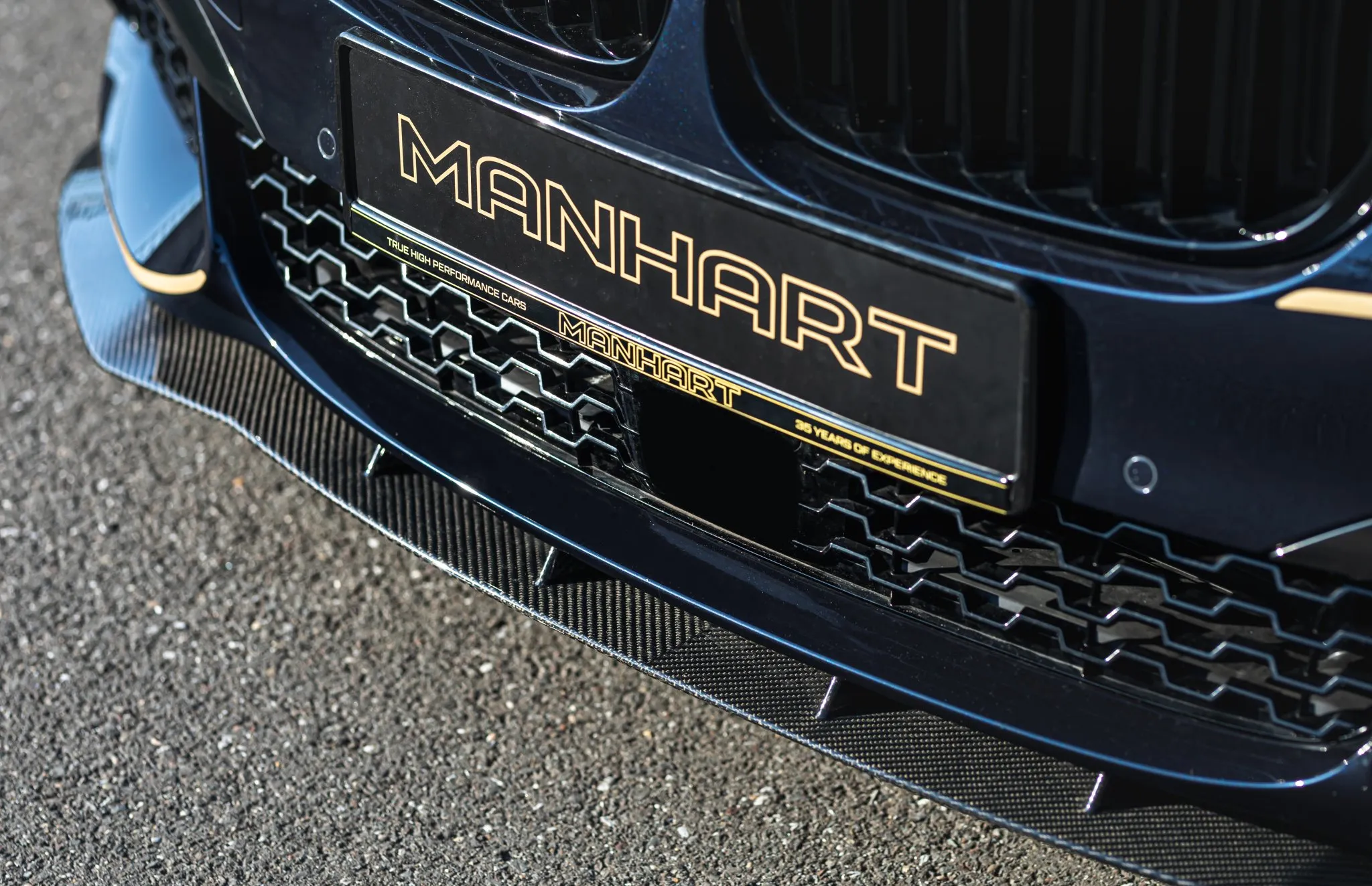Check our price and buy an Manhart carbon fiber body kit for BMW 7 series G11!