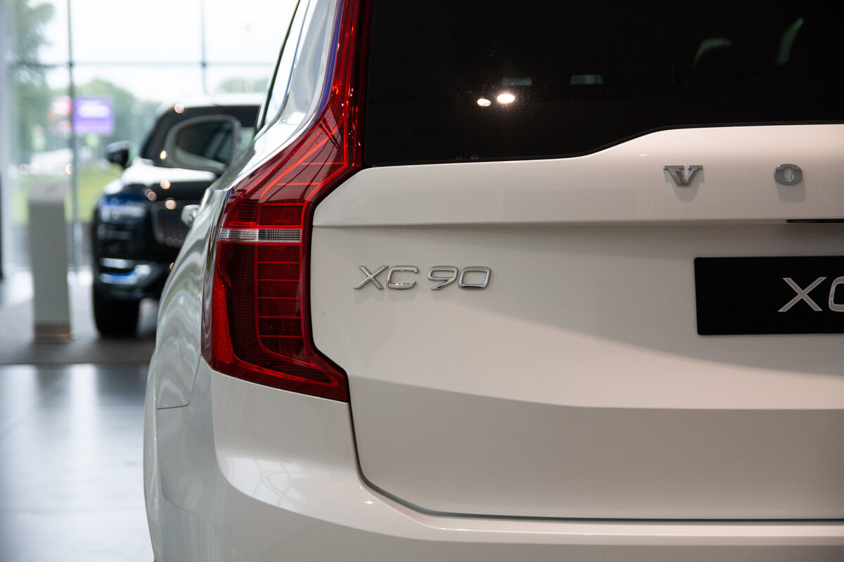 Check price and buy New Volvo XC90 Restyling For Sale