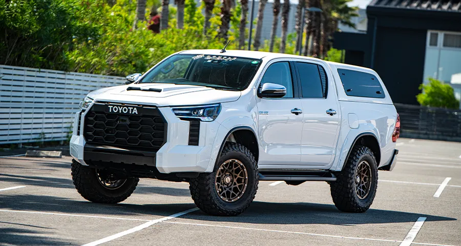 Check our price and buy Double Eight body kit for Toyota Hilux 125 Tundra Face!