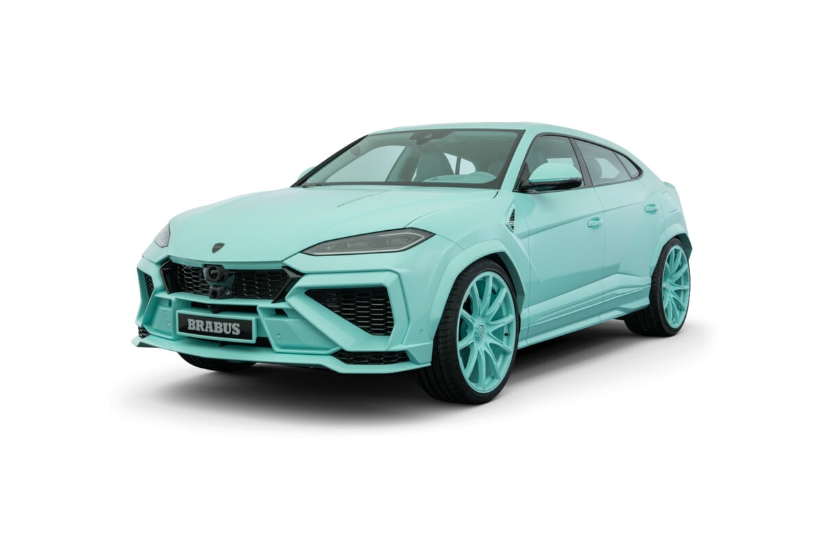 Brabus 900 Mint Urus side profile