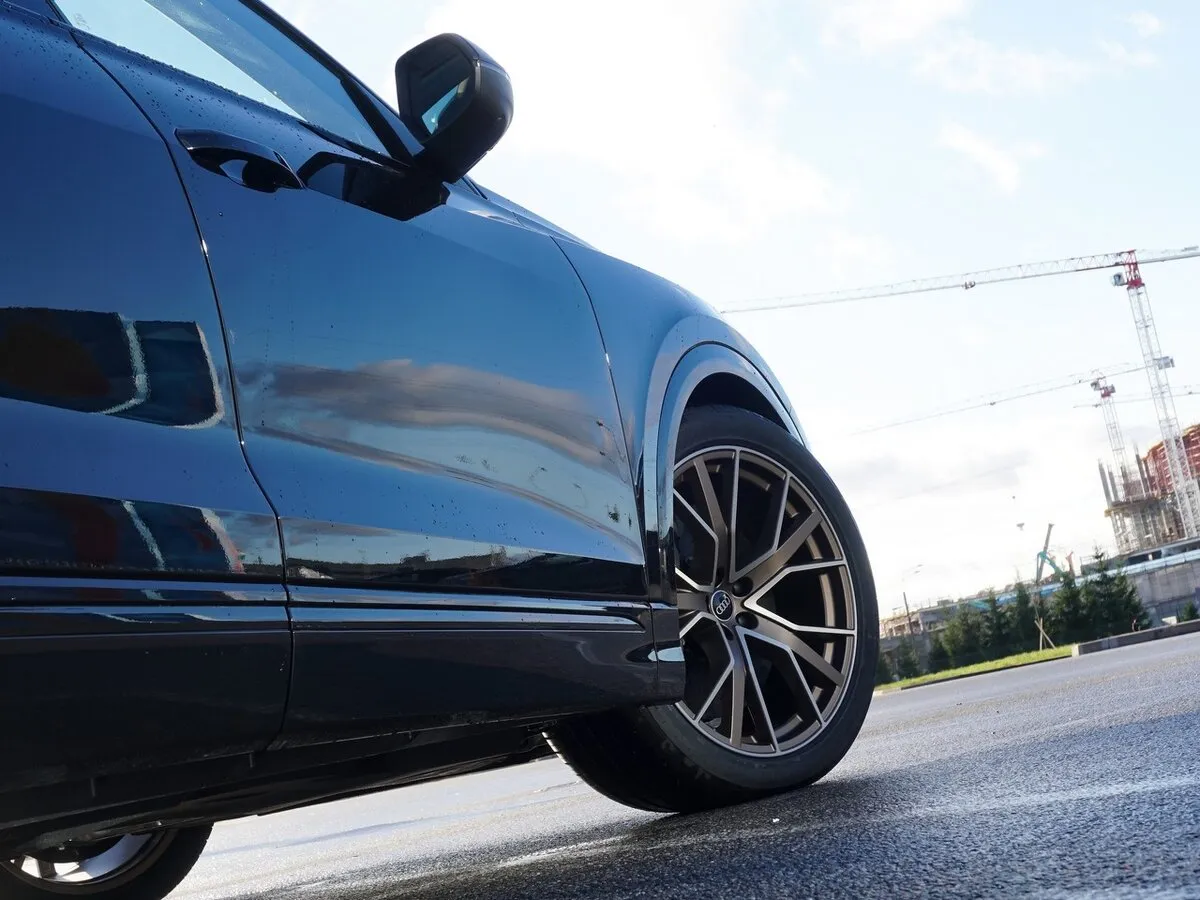 Buy New Audi SQ8 (4M)