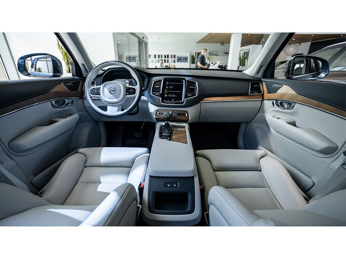 Check price and buy New Volvo XC90 Restyling For Sale