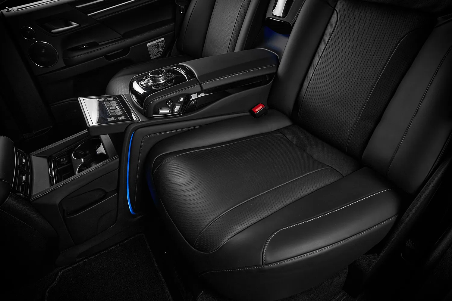 Check price and buy Carat seats set for Toyota Land Cruiser 200 Restyling 2