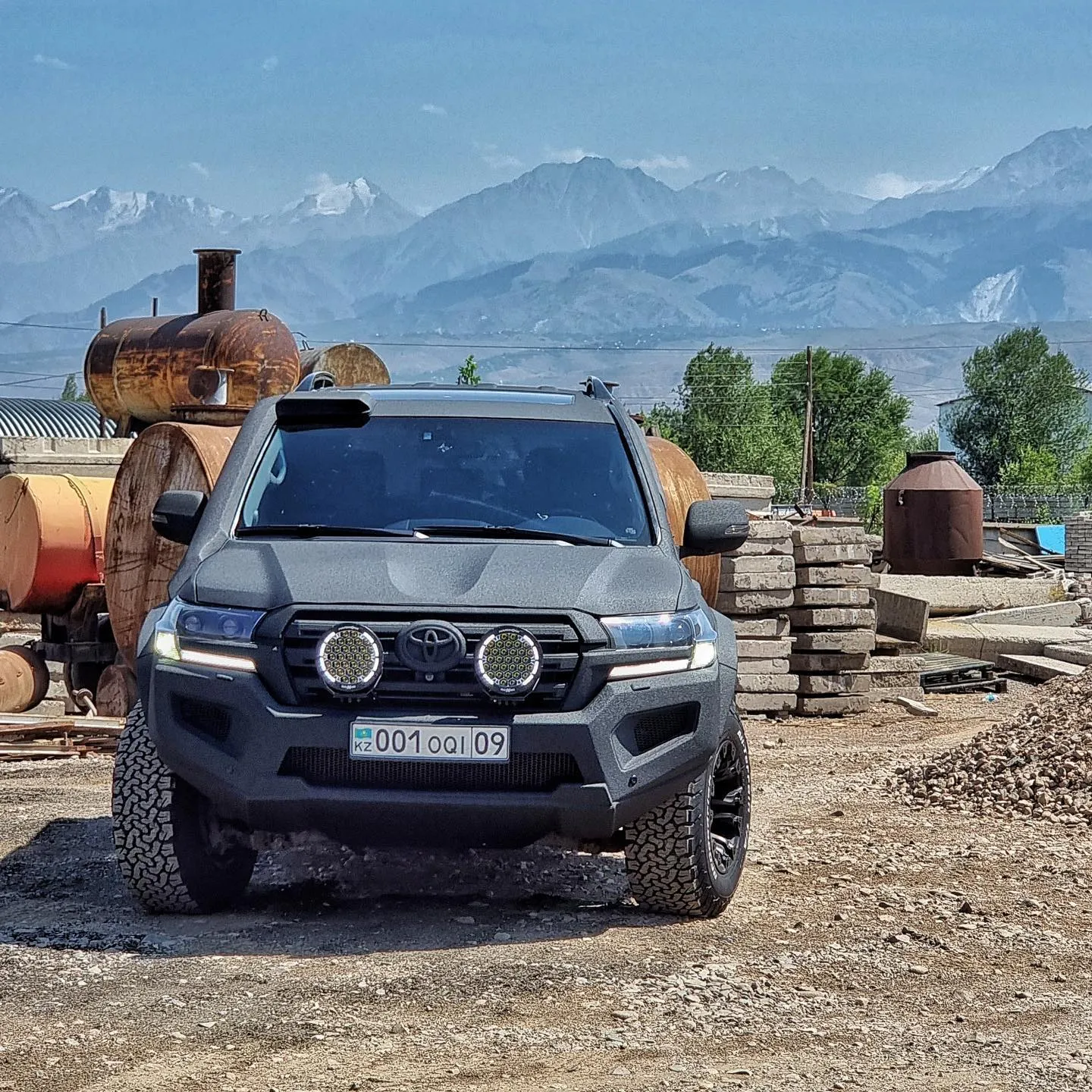 Check our price and buy Shikari body kit for Toyota Land Cruiser 200