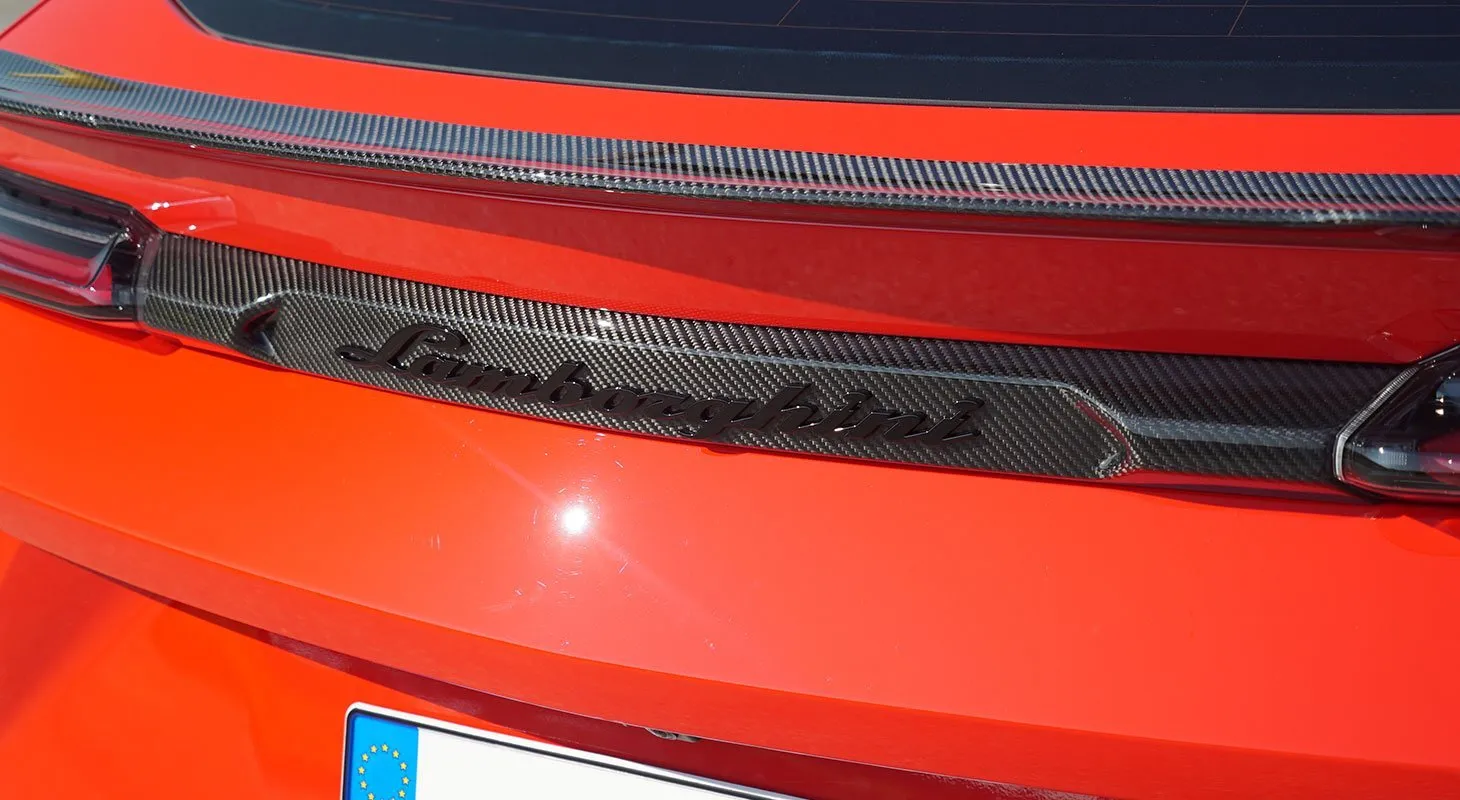 Check price and buy Novitec Carbon Fiber Body kit set for Lamborghini Urus
