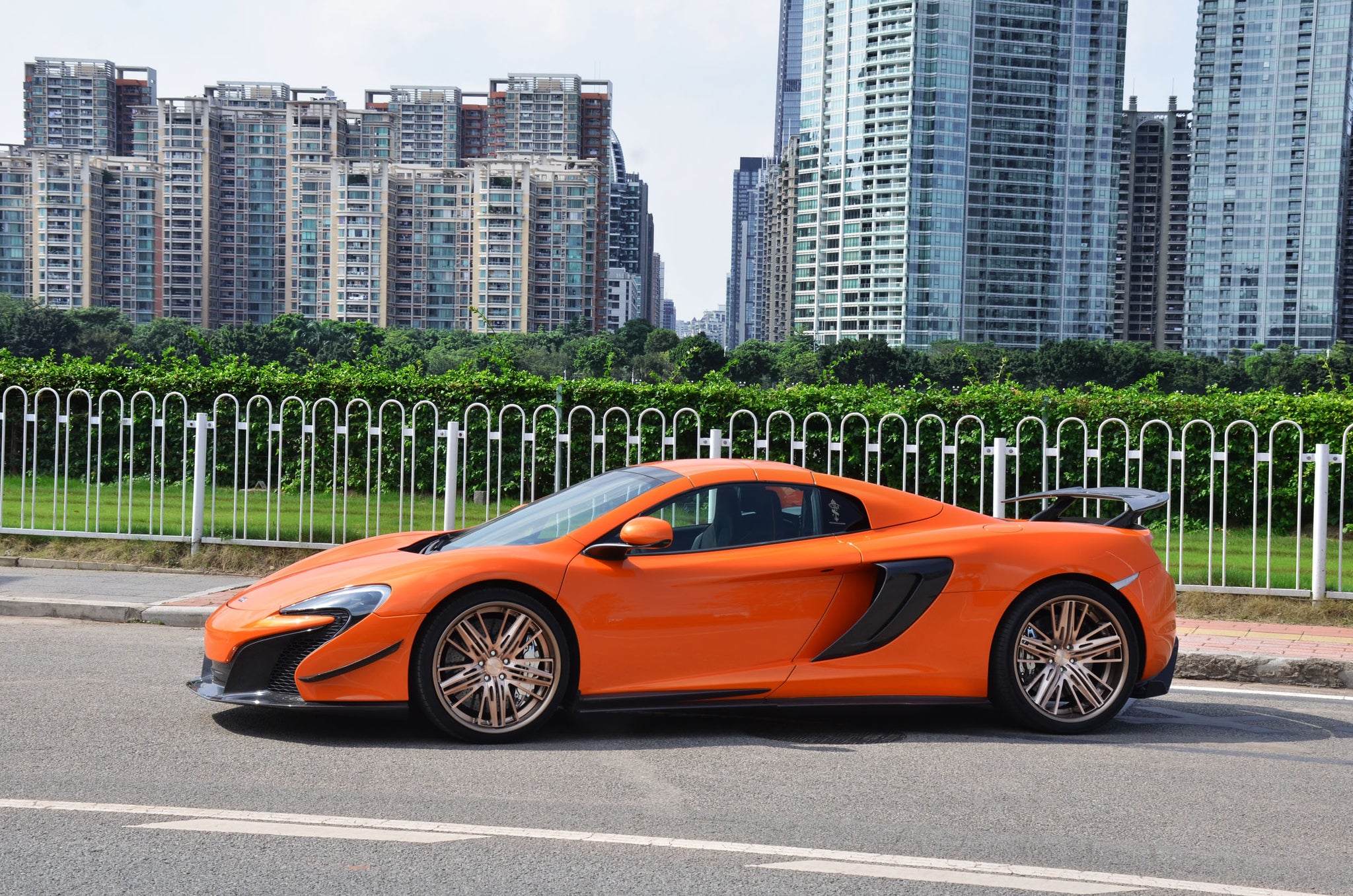 Check our price and buy CMST Carbon Fiber Body Kit set for McLaren 650S !