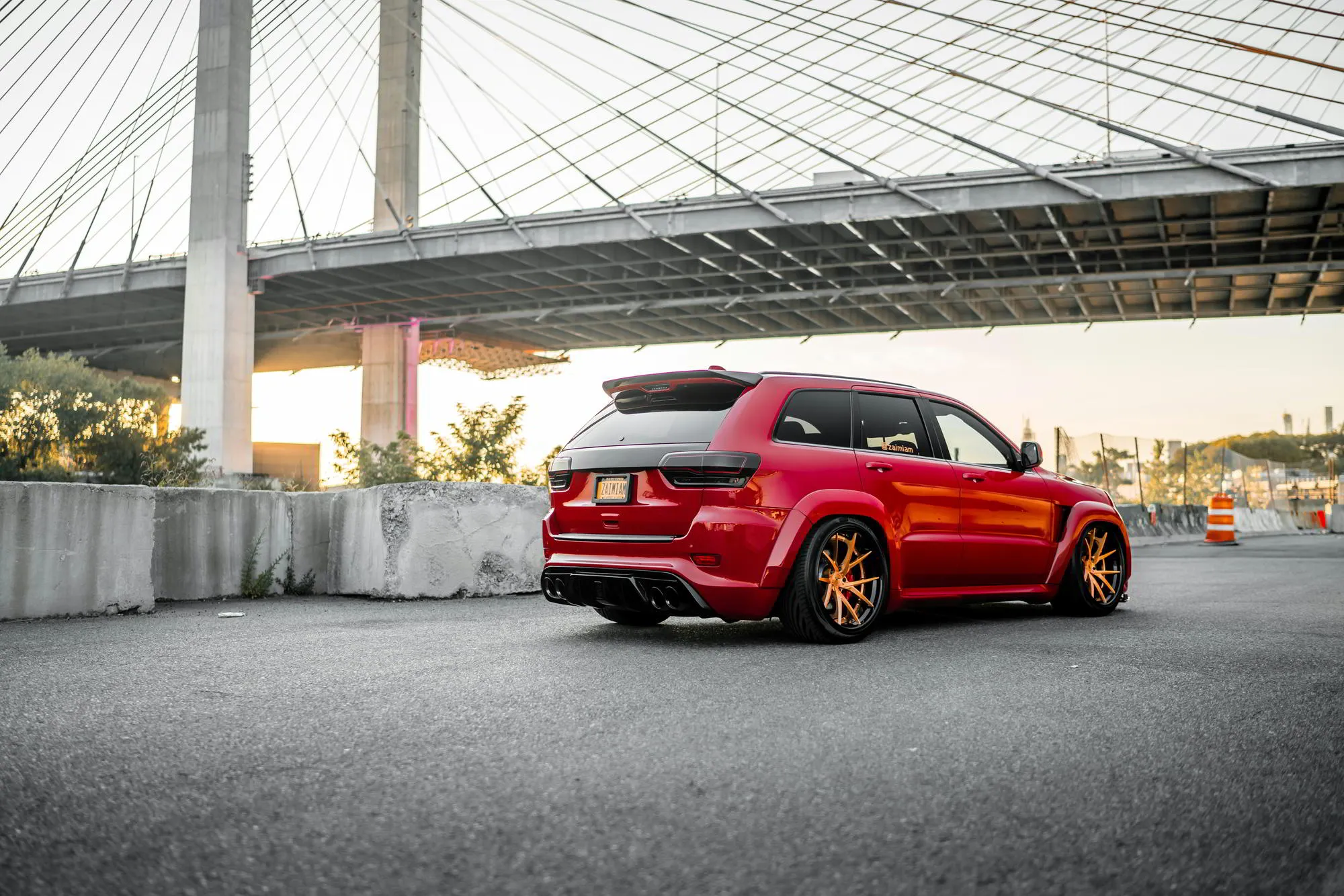Check our price and buy a Renegade Design body kit for Jeep Grand Cherokee Trackhawk Tyrannos V3