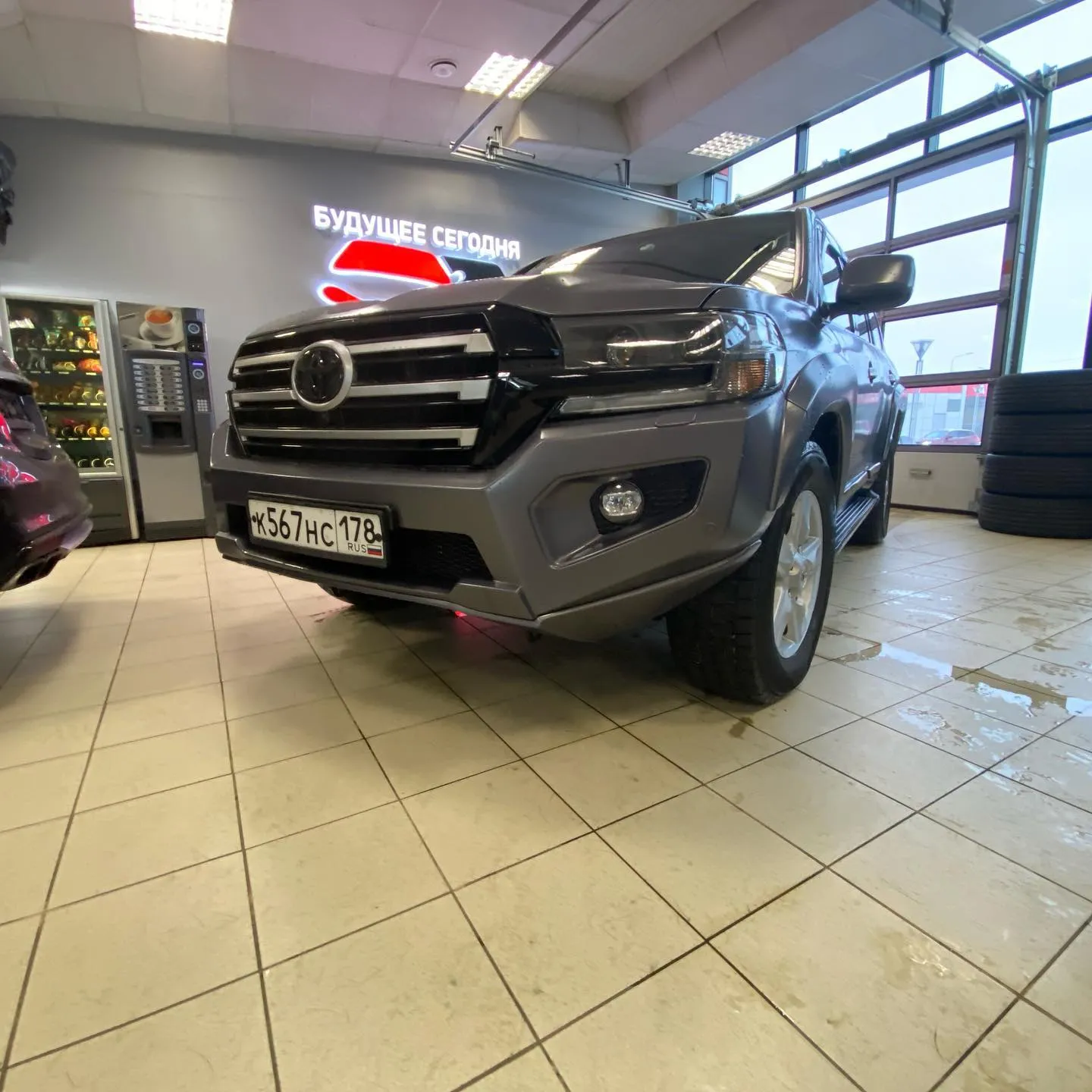 Check our price and buy Shikari body kit for Toyota Land Cruiser 200