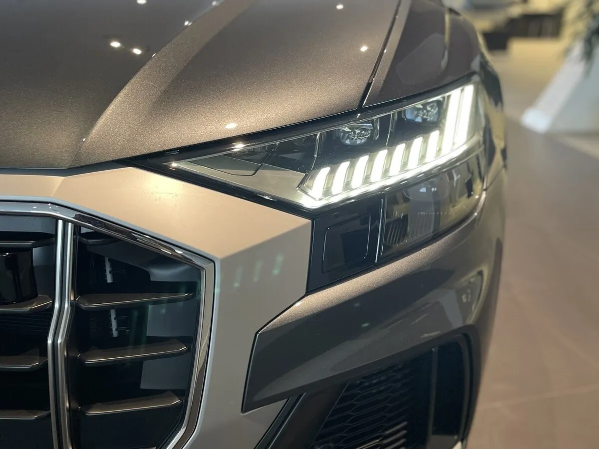 Buy New Audi SQ8 (4M)