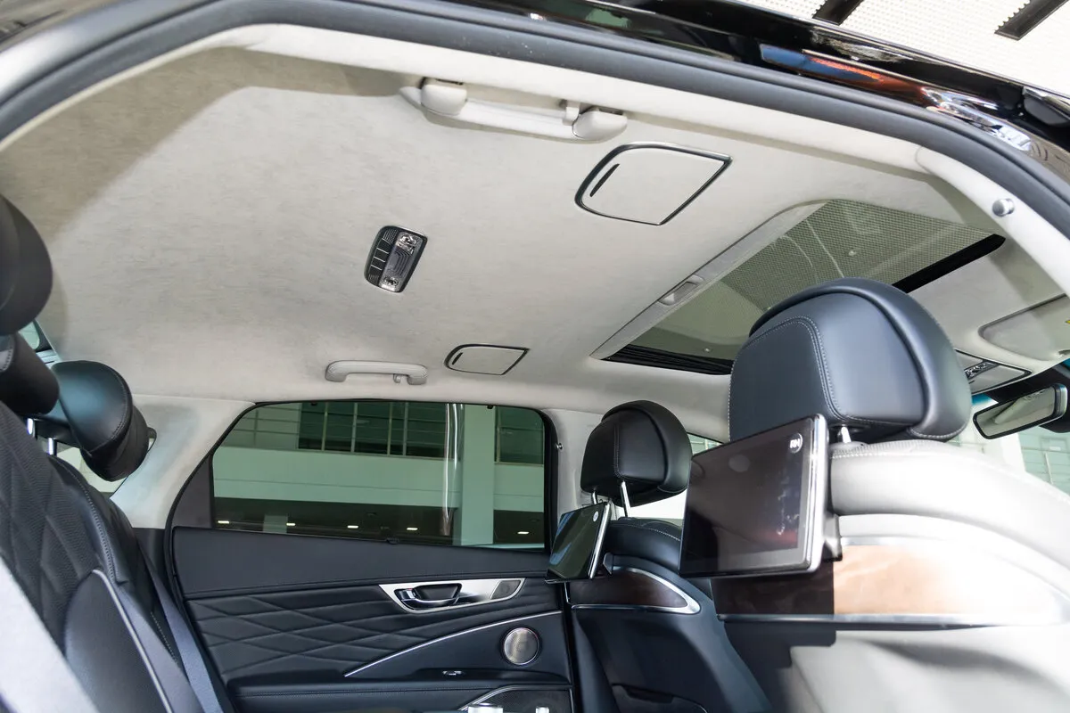 Check price and buy New Kia K900 For Sale