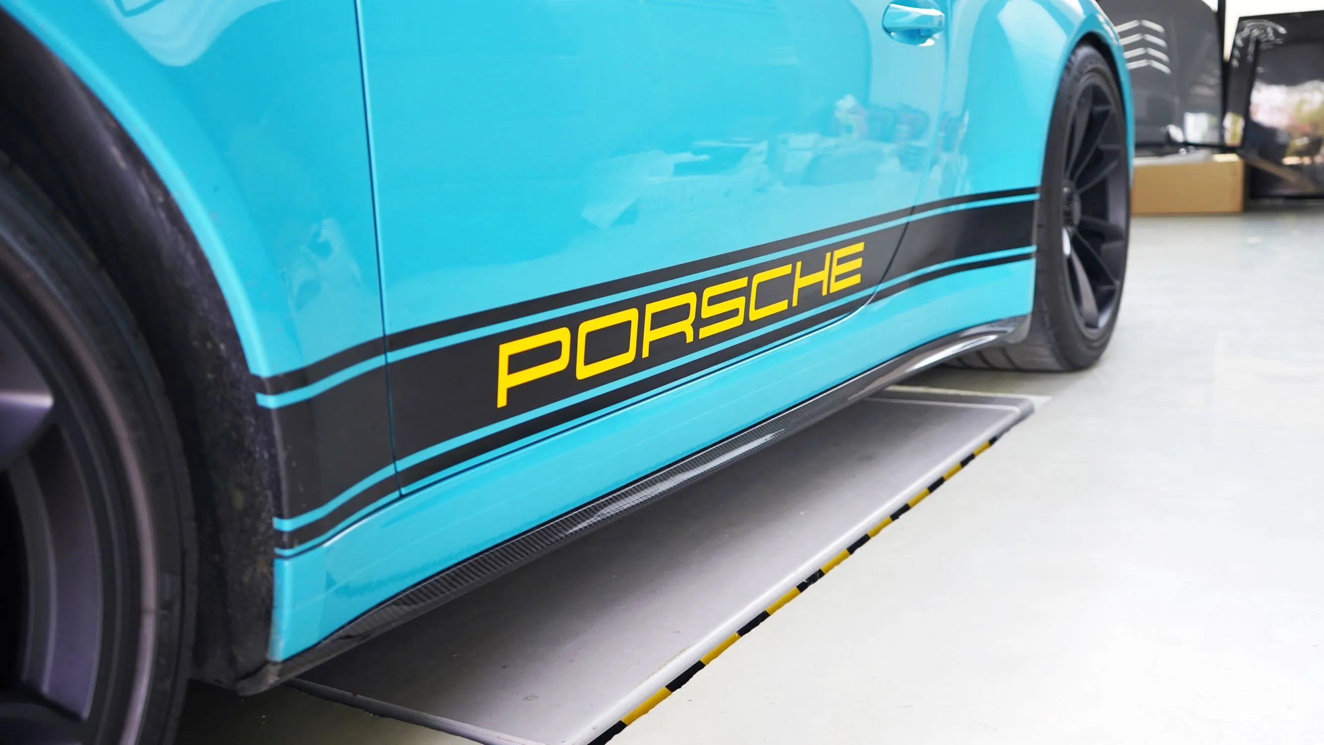 Check our price and buy a Karbel Carbon Fiber Body Kit set for Porsche 911 991.2 GT3