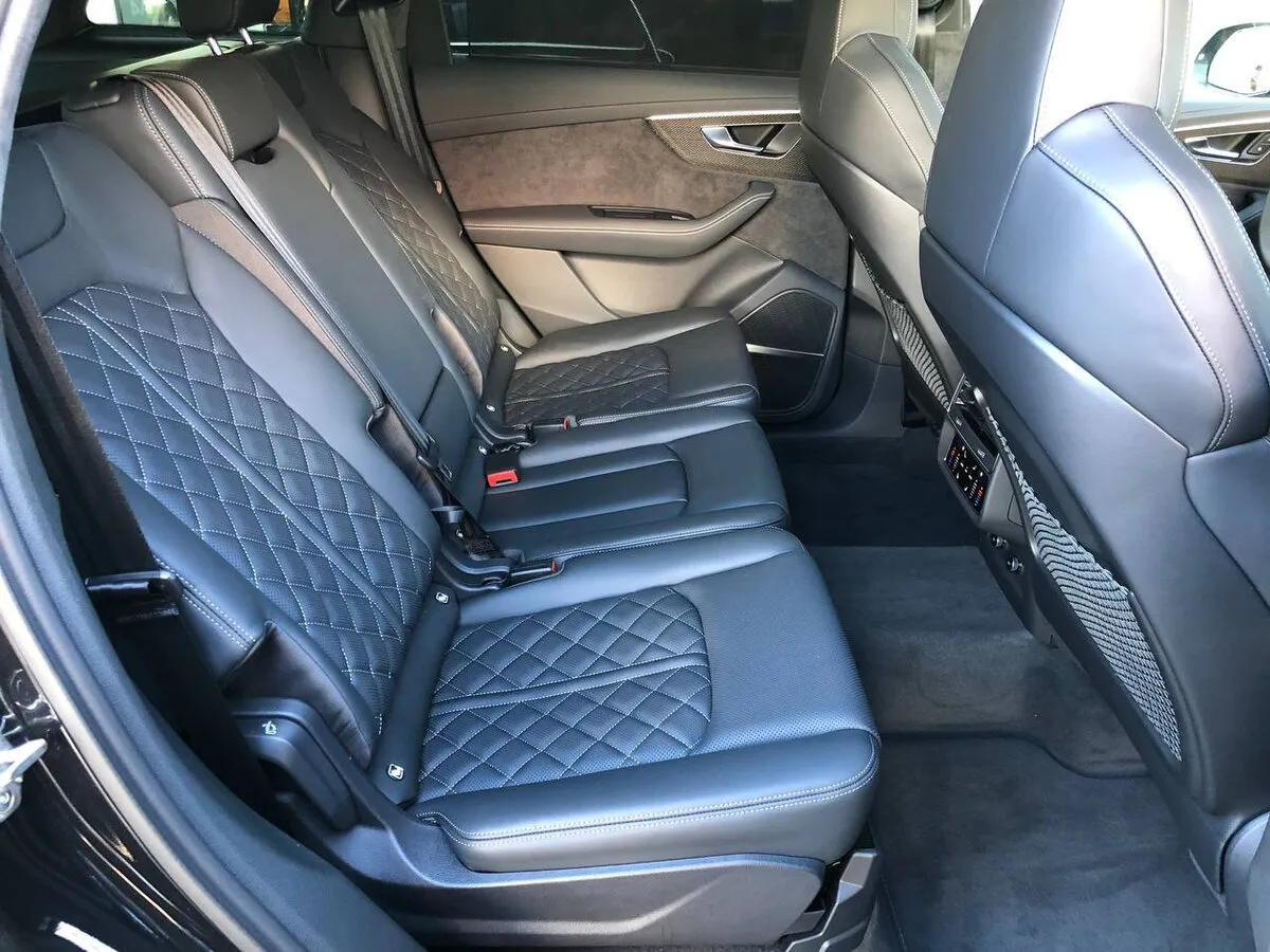 Buy New Audi SQ7 I (4M)