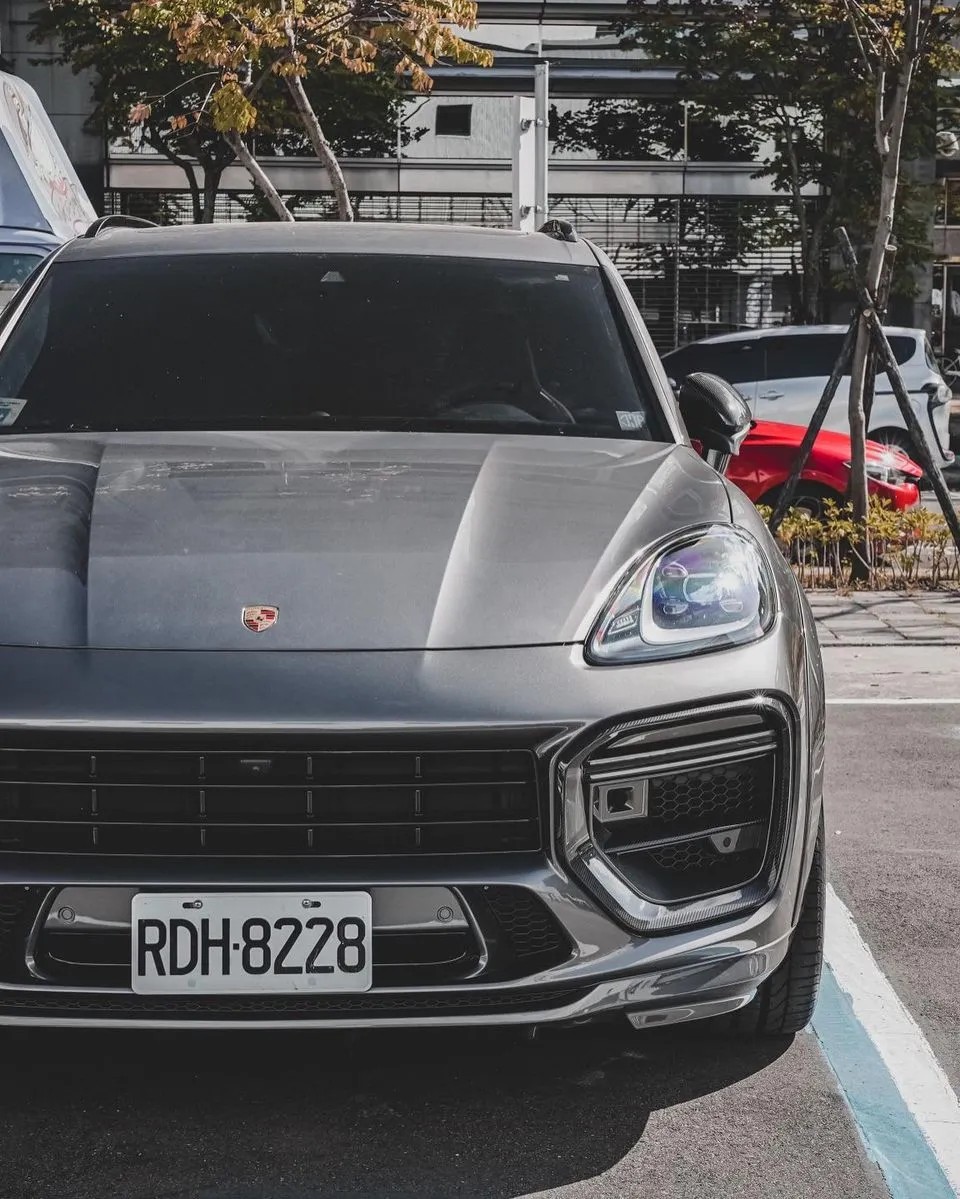 Check price and buy MTR Design Wide Body Carbon Fiber kit for Porsche Cayenne Coupe