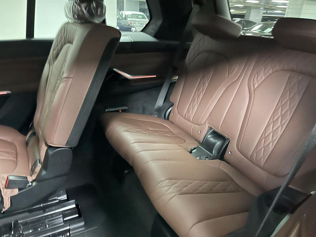 Check price and buy New BMW X7 M50i (G07) For Sale
