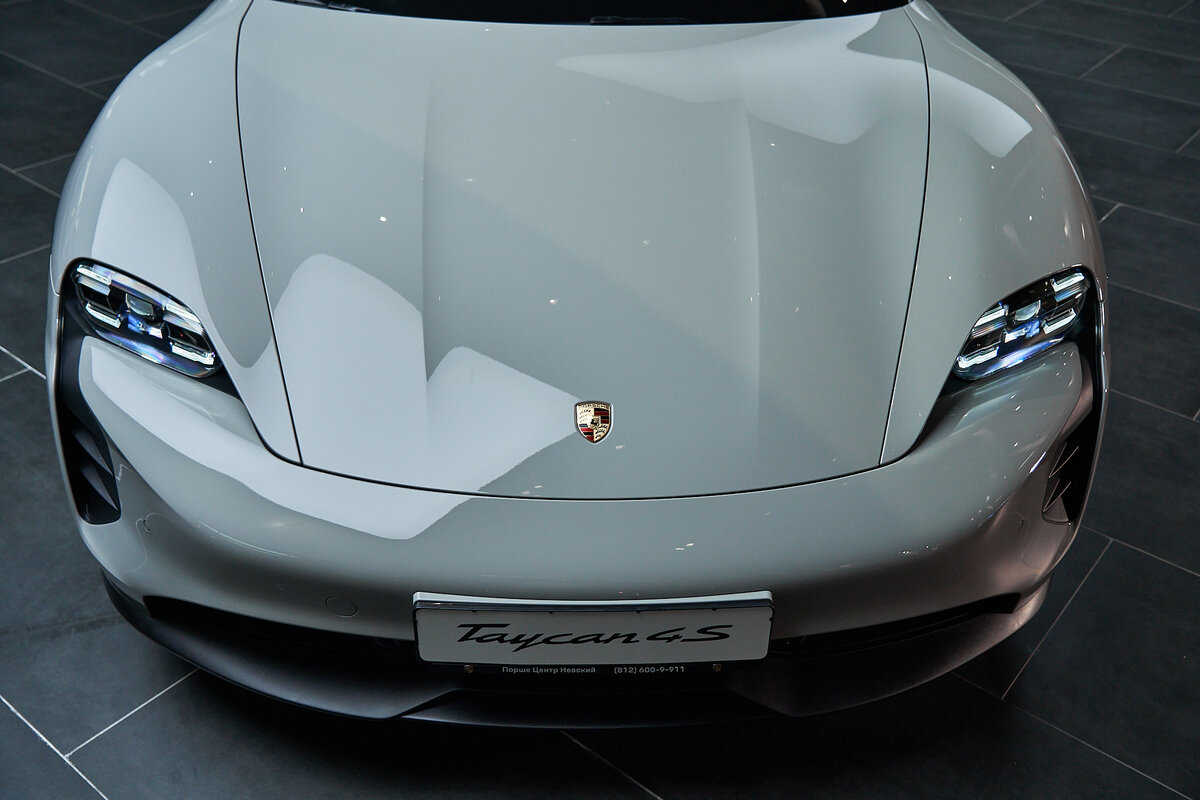 Check price and buy New Porsche Taycan 4S For Sale