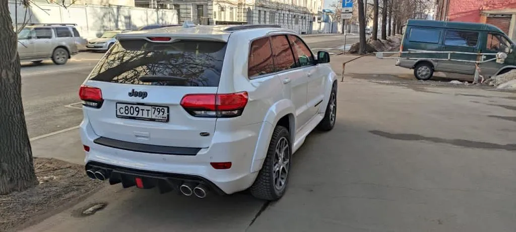 Check our price and buy a Renegade Design body kit for Jeep Grand Cherokee Trackhawk Tyrannos V3