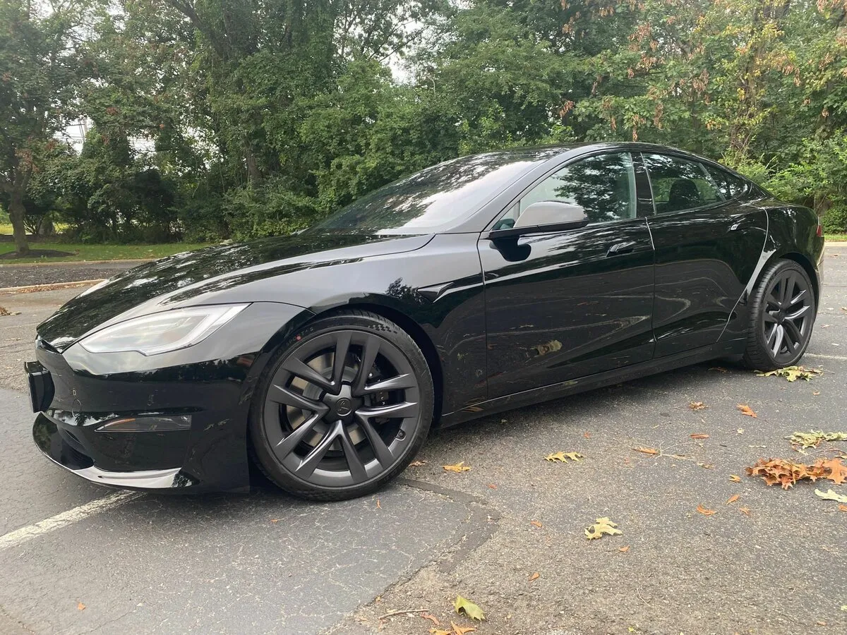 Check price and buy New Tesla Model S Plaid Restyling 2 For Sale