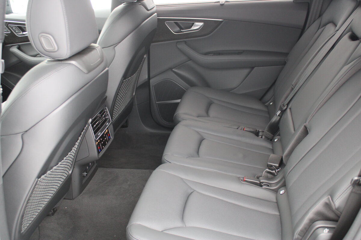 Check price and buy New Audi Q7 45 TDI (4M) Restyling For Sale