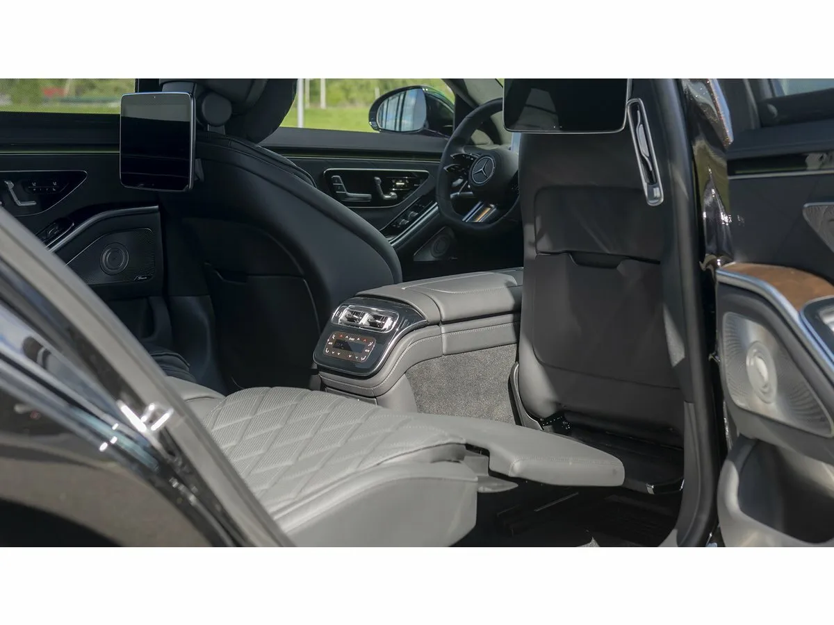 Check price and buy New Mercedes-Benz S-Class 350 d Long 4MATIC (W223) For Sale